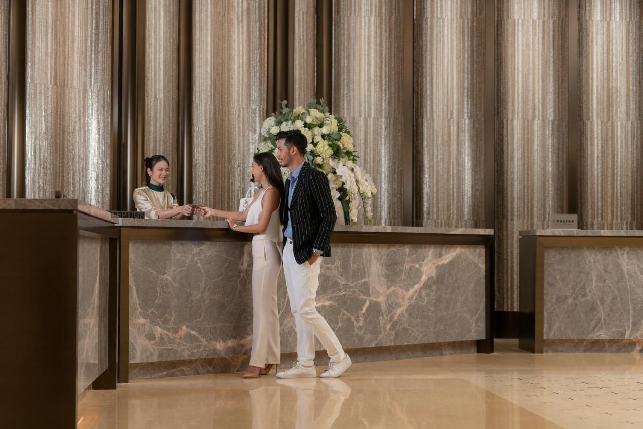 The Landmark Бангкок Экстерьер фото The lobby of the hotel