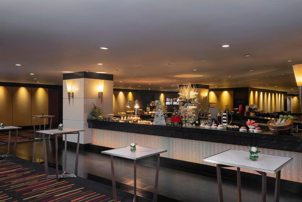 The Landmark Бангкок Экстерьер фото The lounge at the airport