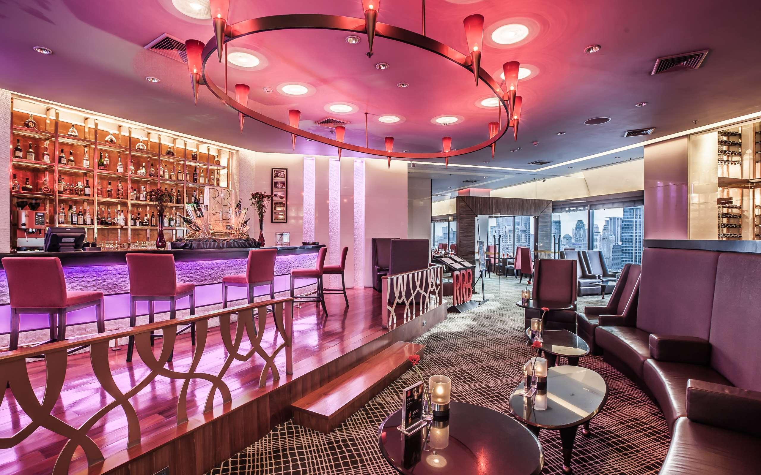 The Landmark Бангкок Экстерьер фото The bar at the 101 bar