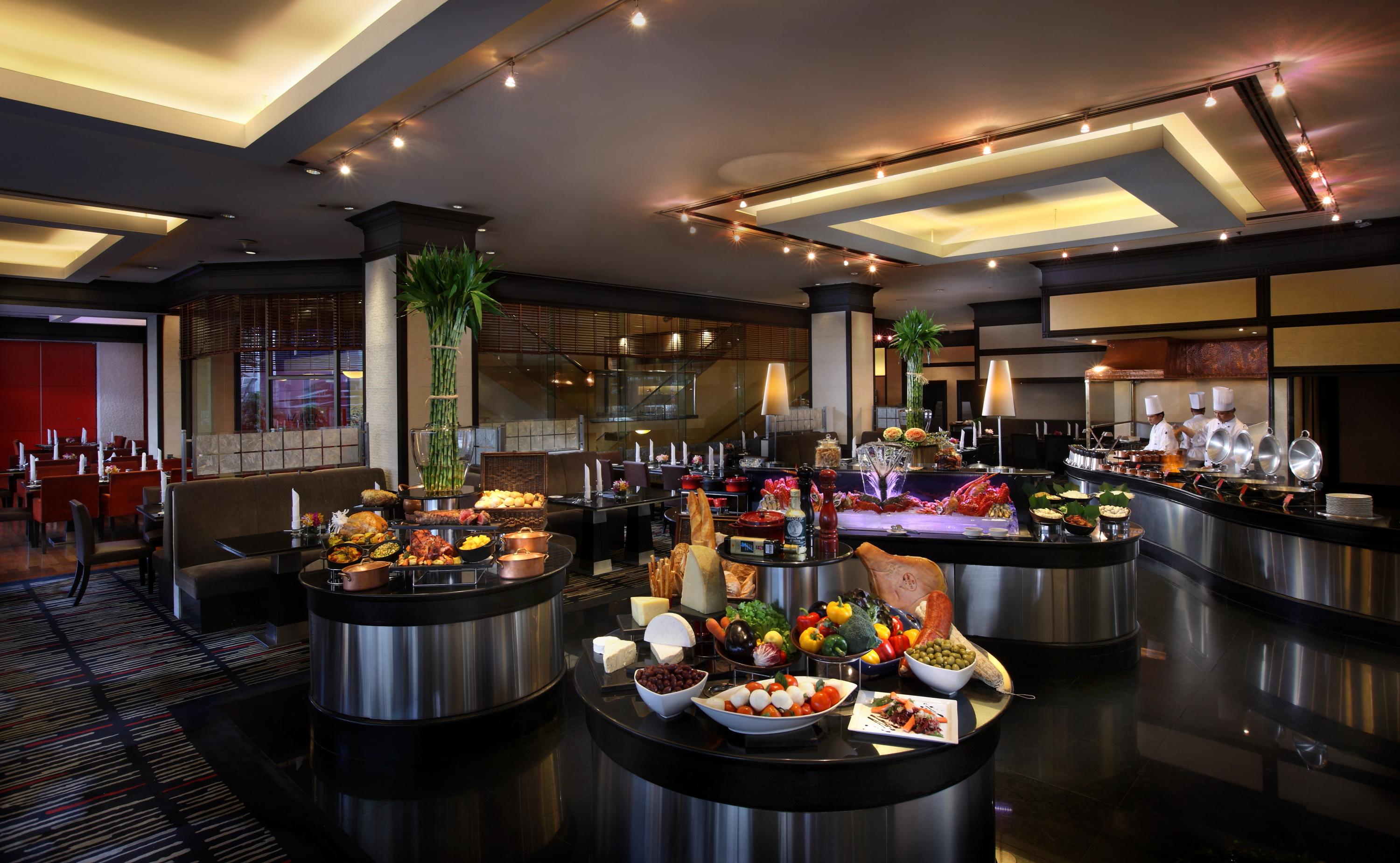 The Landmark Бангкок Экстерьер фото The buffet at the Grand Hyatt Hotel, Dubai